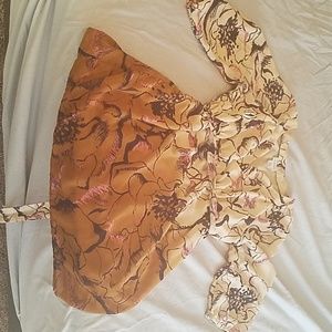 Really pretty maternity shirt